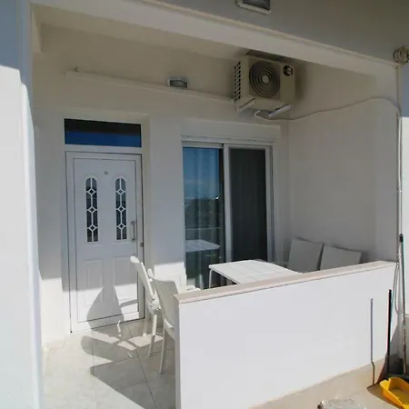 Sunset Beachfront 酒店 新马尔马拉斯