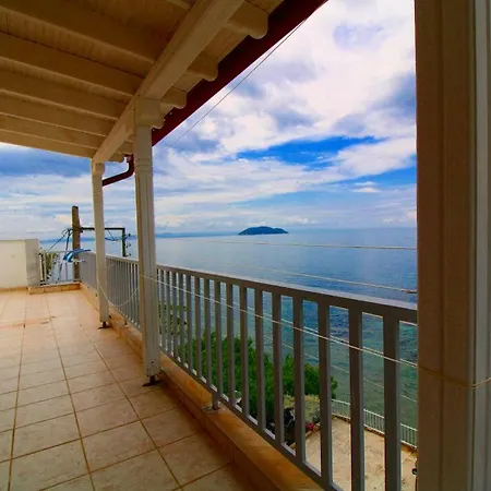 Sunset Beachfront Hotel *