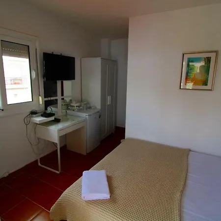 Sunset Beachfront Hotel Neos Marmaras